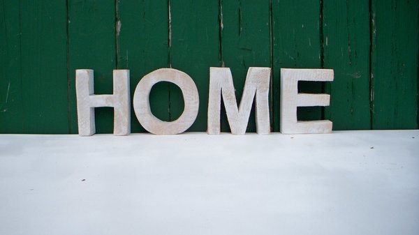 Schriftzug "HOME" 3 Größen, natur oder weiß