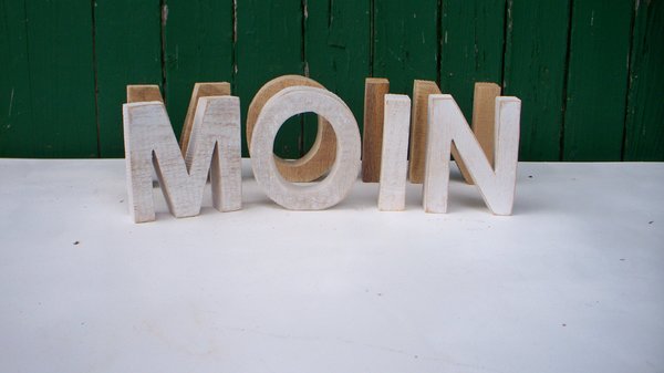 Schriftzug "MOIN" 3 Größen, natur oder weiß