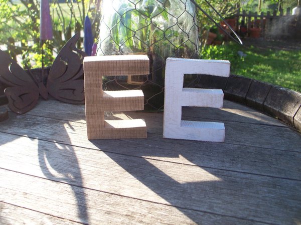 Buchstabe "E", massive Eiche